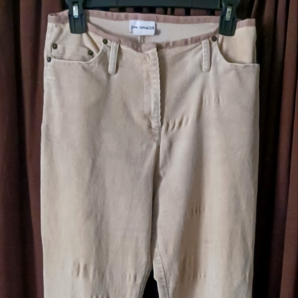 Erik Spencer - Picture 1 of 5